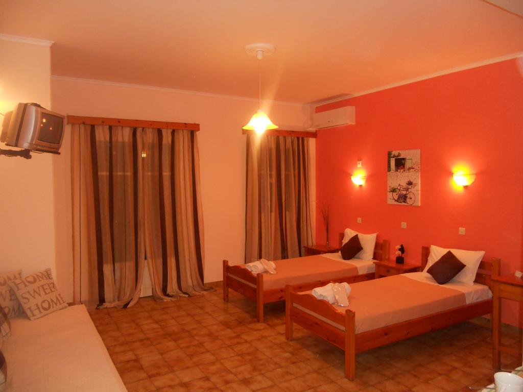 Elli Marina Studios And Apartments Benitses  Cameră foto